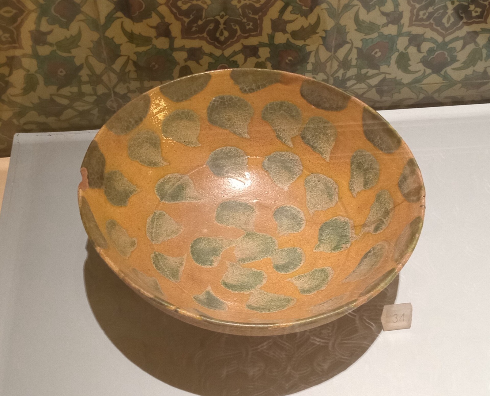 Fatimid ceramic bowl associated with Fayoum ware